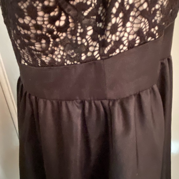 Chi Chi London Black Lace Crinoline Flare Holiday Party Event Dress- Sz-20 - Picture 6 of 16